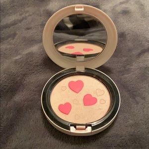 Mac pearl matte face powder
